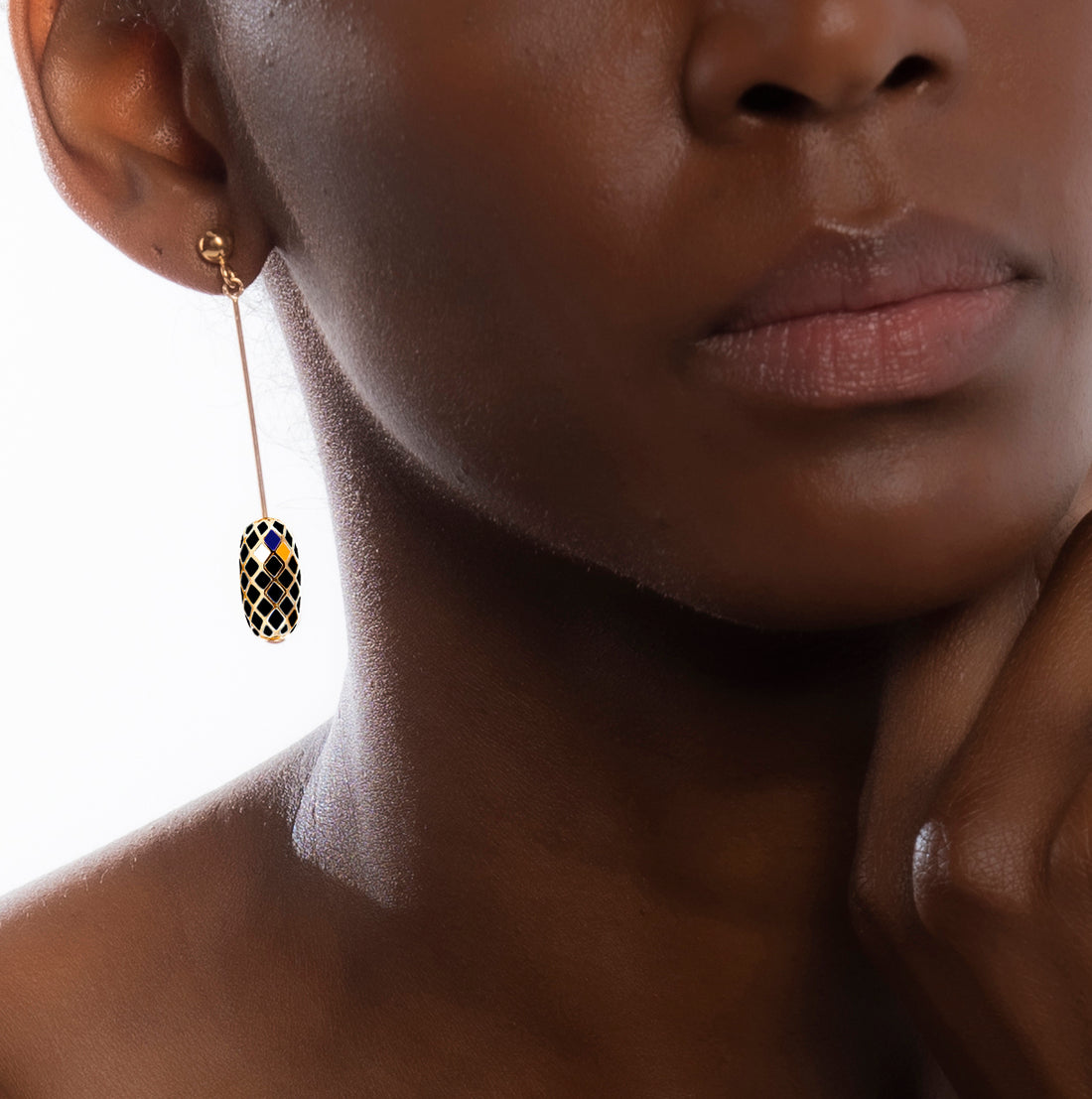 AIR SEED EARRINGS (Gold-Black)