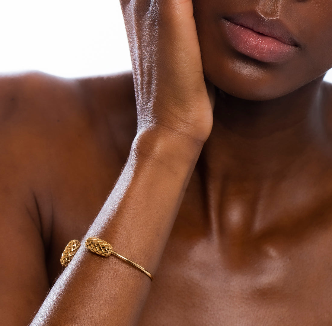 ENDS AND BEGINS AGAIN BRACELET (Gold)